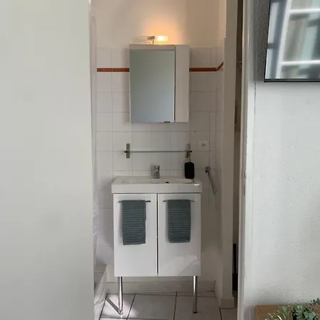 Apartment P2 Au Coeur De La Nimes